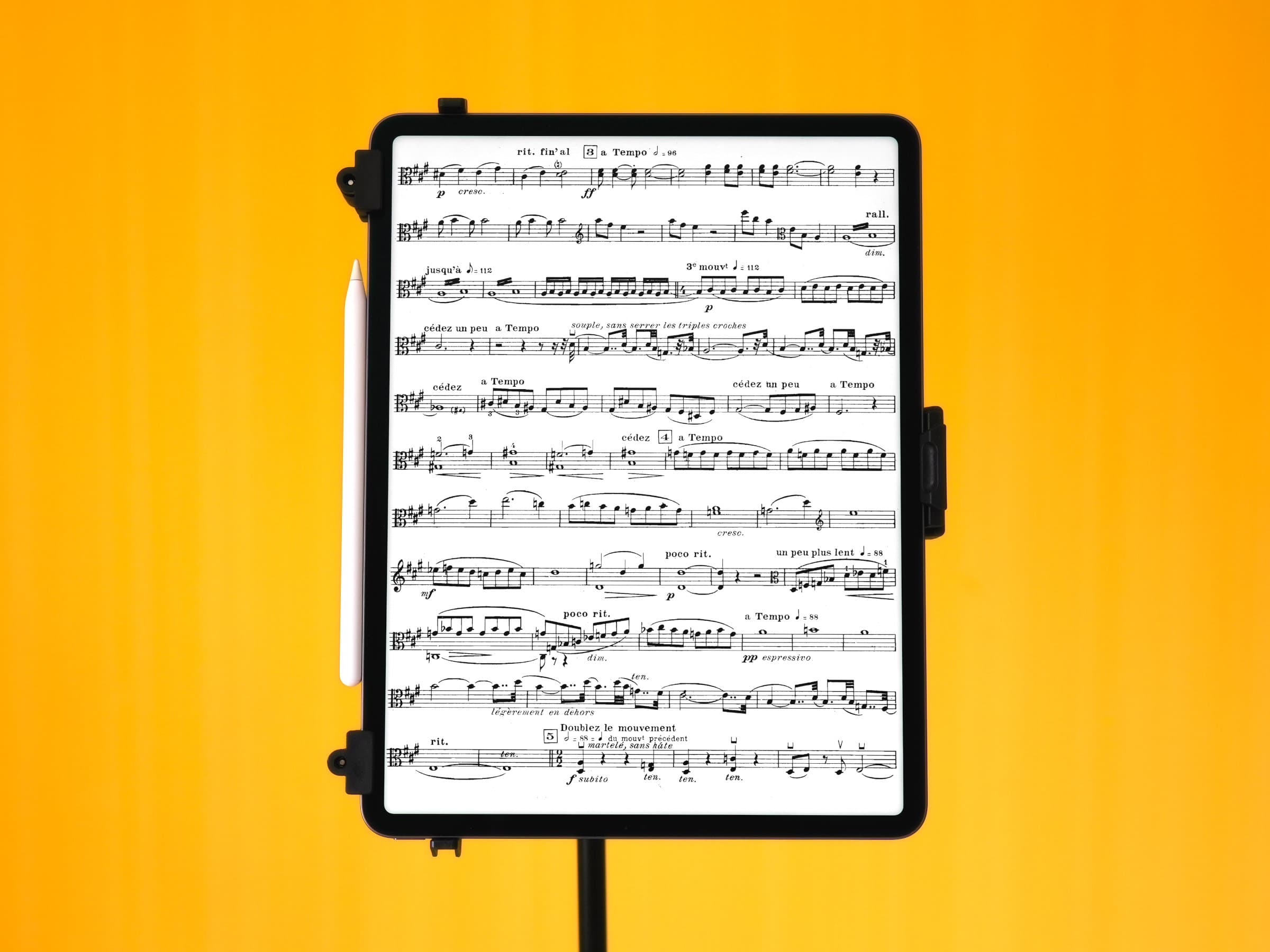 Partitura de música en un iPad Pro de 12,9 pulgadas