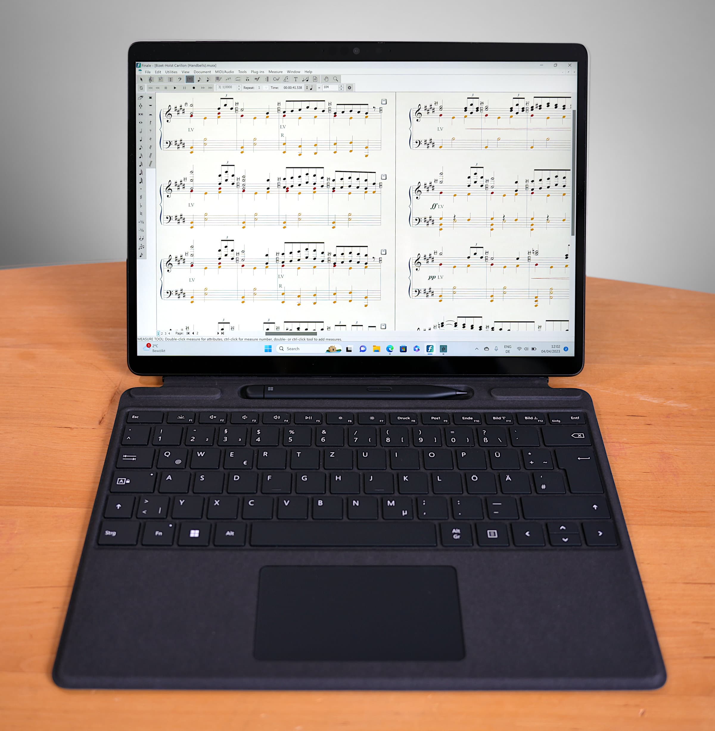 Tabletas para música - Microsoft Surface Pro con Finale (programa de notación musical o editor de partituras)